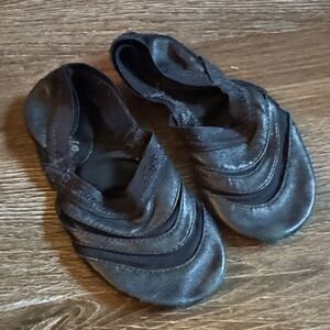 Black Capezio Freeform jazz shoes